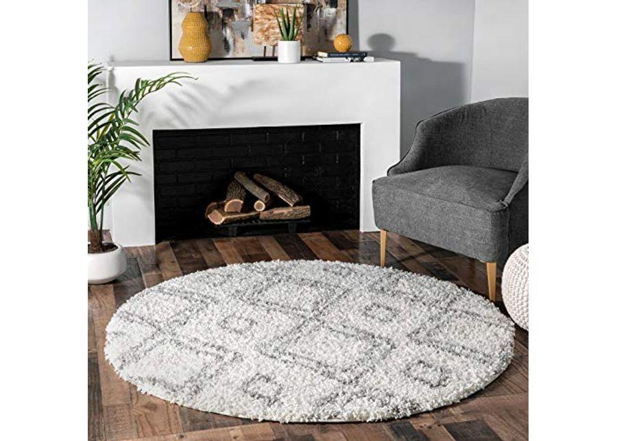 nuLOOM OZSG18A Soft and Plush Moroccan Trellis Iola Shag Rug, 3' x 5', White