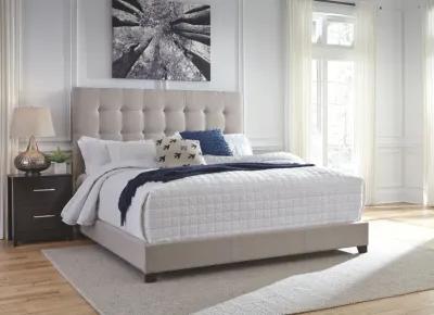 Dolante - Upholstered Bed