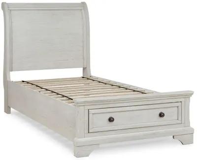 Robbinsdale - Sleigh Bed