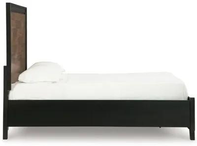 Kraeburn - Panel Storage Bed