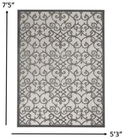 5' X 8' Floral Indoor / Outdoor Area Rug - Gray