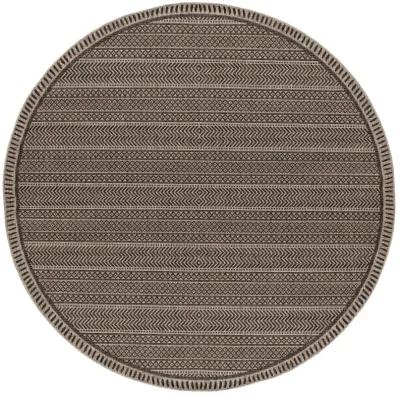 8' Round Geometric Pattern Indoor / Outdoor Area Rug - Mocha