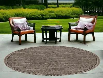 8' Round Geometric Pattern Indoor / Outdoor Area Rug - Mocha