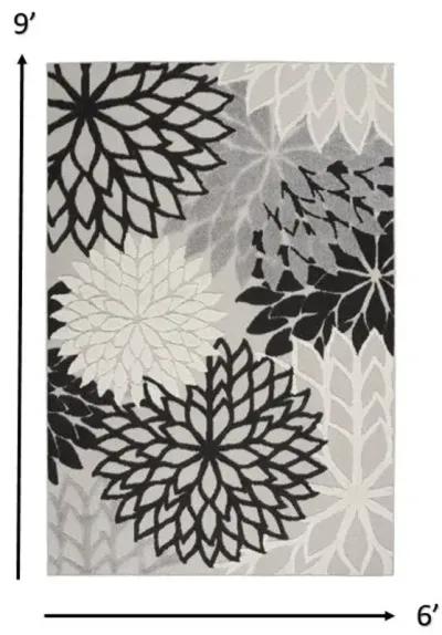 6' X 9' Floral Indoor / Outdoor Area Rug - Black / White