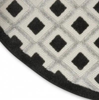 5' Round Round Geometric Indoor / Outdoor Area Rug - Black / White