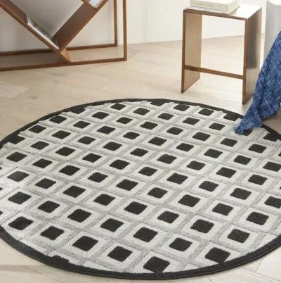 5' Round Round Geometric Indoor / Outdoor Area Rug - Black / White