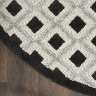 5' Round Round Geometric Indoor / Outdoor Area Rug - Black / White