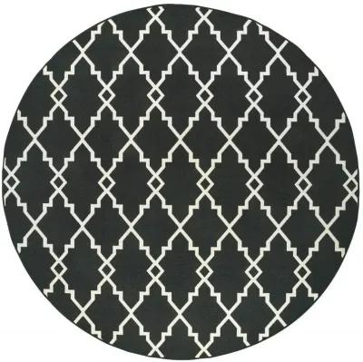 8' X 8' Indoor Outdoor Area Rug - Black / Ivory