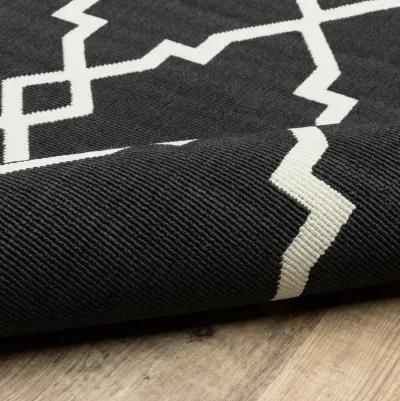 8' X 8' Indoor Outdoor Area Rug - Black / Ivory