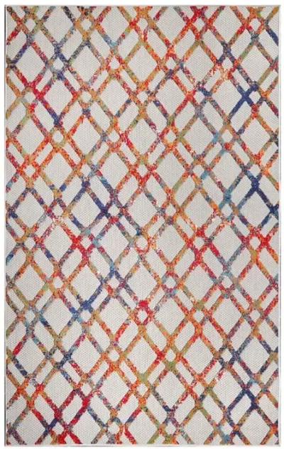 5' X 7' Geometric Stain Resistant Non Skid Indoor / Outdoor Area Rug - Cream