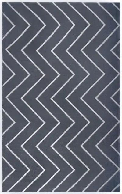 5' X 7' Waves Stain Resistant Indoor / Outdoor Area Rug - Gray