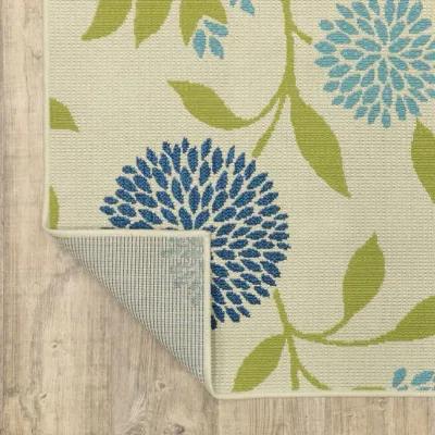 2' X 4' Floral Stain Resistant Outdoor / Indoor Area Rug - Green / Ivory