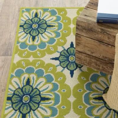 7' X 10' Floral Stain Resistant Indoor & Outdoor Area Rug - Green / Ivory