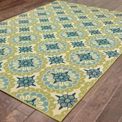 7' X 10' Floral Stain Resistant Indoor & Outdoor Area Rug - Green / Ivory