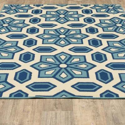 9' X 13' Geometric Stain Resistant Outdoor / Indoor Area Rug - Ivory / Blue