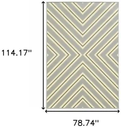 7' X 10' Geometric Stain Resistant Indoor / Outdoor Area Rug - Gray / Ivory