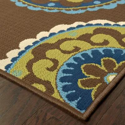 4' X 6' Floral Medallion Stain Resistant Indoor / Outdoor Area Rug - Brown