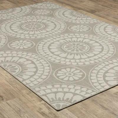 10' X 13' Geometric Stain Resistant Outdoor / Indoor Area Rug - Gray / Ivory