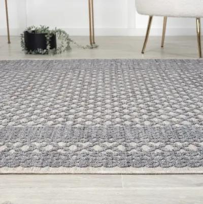 8' X 9' Geometric Indoor / Outdoor Area Rug - Blue