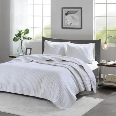 Olliix Madison Park Keaton White King/California King Quilt Set