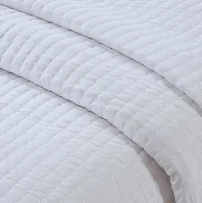 Olliix Madison Park Keaton White King/California King Quilt Set