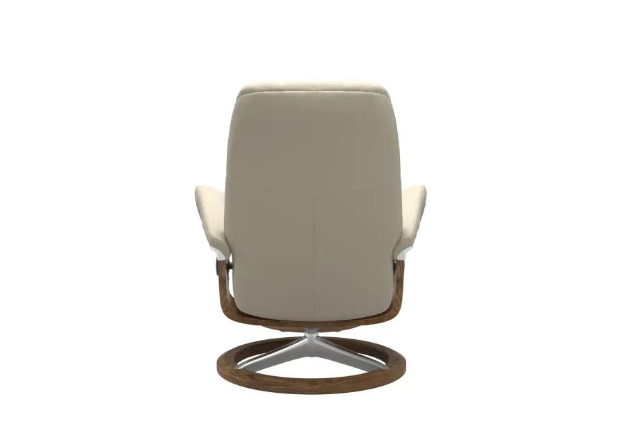 STRESSLESS CONSUL SIGNATURE BASE CHAIR AND OTTOMAN IN BATICK CREAM/TEAK - SMALL