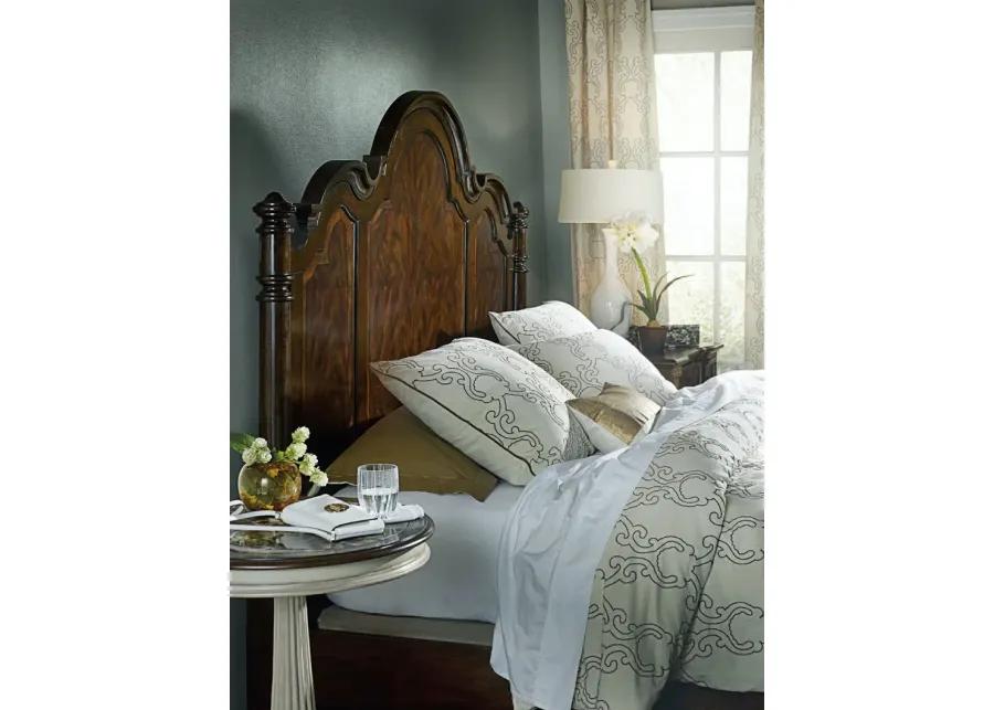 LEESBURG QUEEN POSTER BED