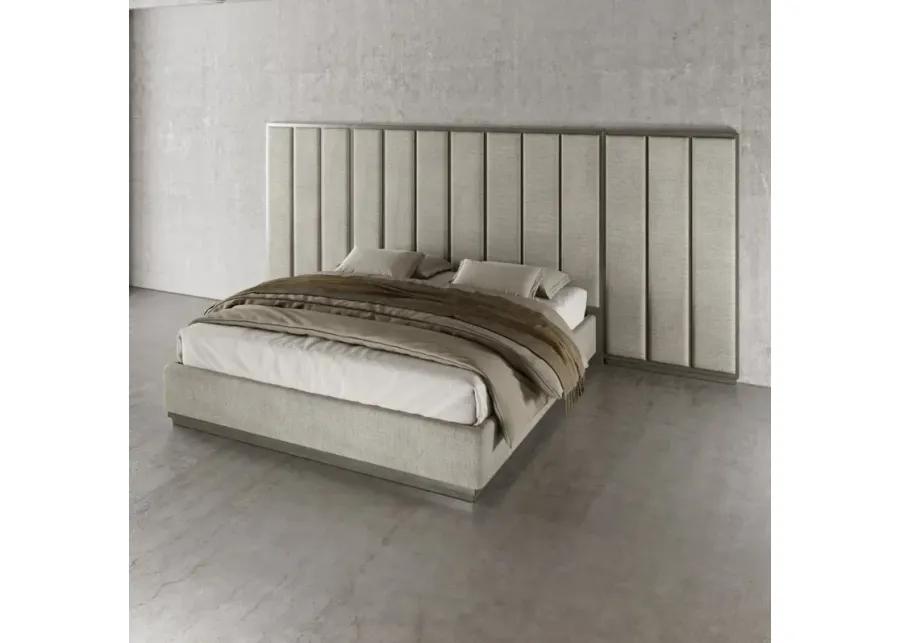 COLONNA WALL KING BED IN ARGENTO (MEDIUM GREY WOOD FINISH)