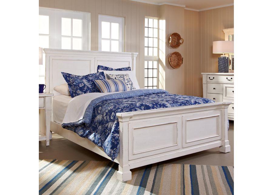 Queen Panel Bed With Simple Molding On Headboard And Footboard