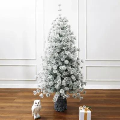 LuxenHome 5.5Ft Flocked Full Artificial Christmas Tree Potted