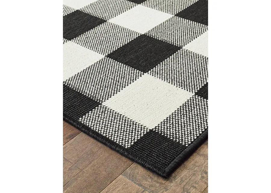 Marina 7'10" Black Rug