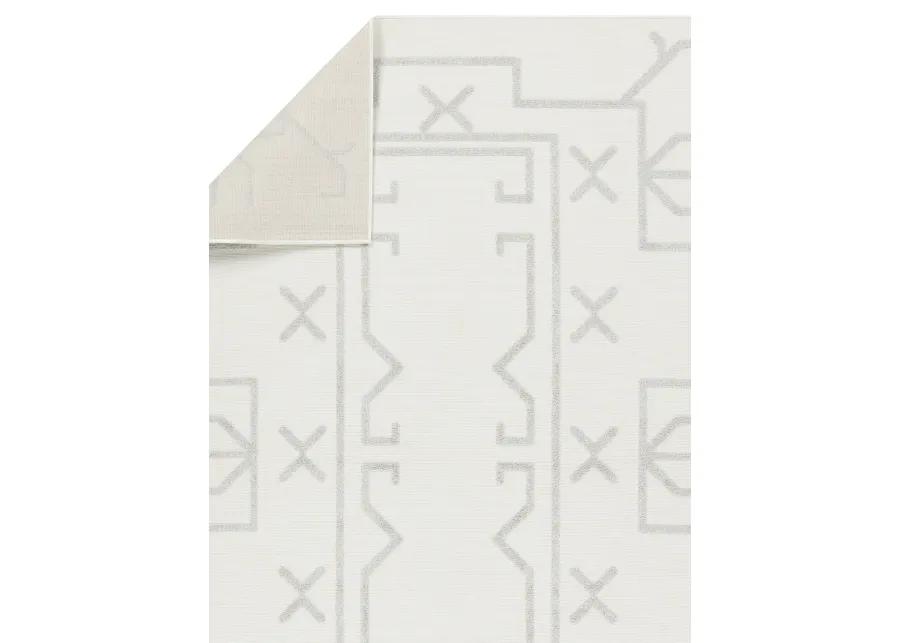 Kysa Kasinda White 3'11" x 5'11" Rug