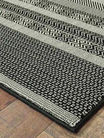 Luna 3'10" x 5'5" Black Rug