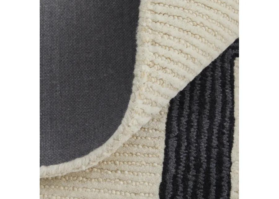 Maguire 8899F Ivory/Gray/Black 8' x 10' Rug