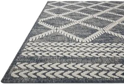 Rainier RAI05 2'2" x 3'9" Rug