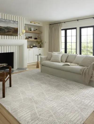 Kamala KAM02 Ivory/Silver 5'3" x 7'9" Rug