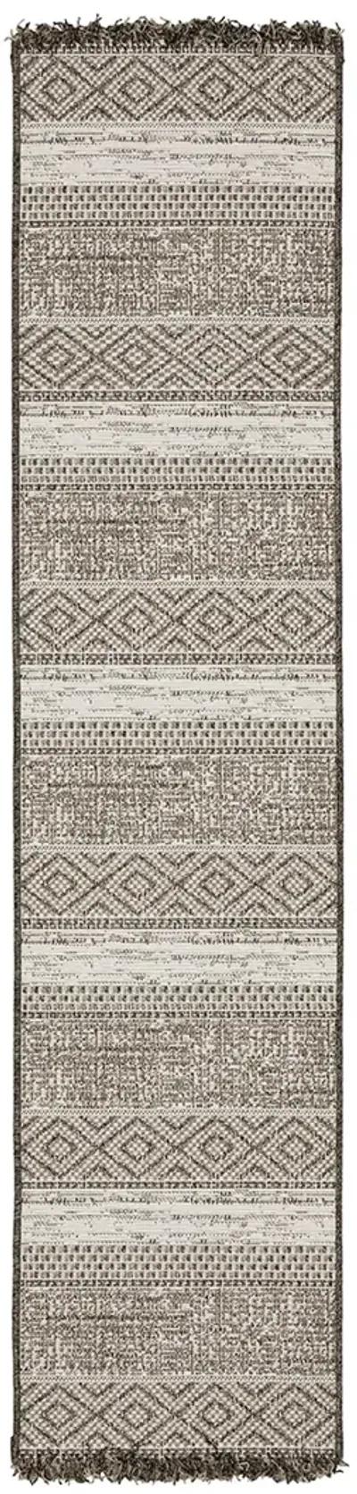 Gillian 1'10" x 7'6" Beige Rug