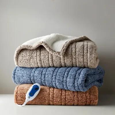 Gracie Mills Mckinley Solid Heated Sherpa Throw