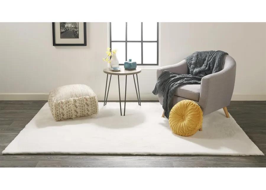 Luxe Velour 4506F White 4' x 6' Rug