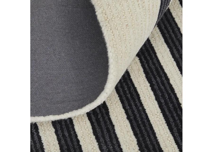 Maguire 8900F Gray/Ivory/Black 5' x 8' Rug