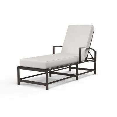 La Jolla Chaise in Canvas Flax w/ Self Welt