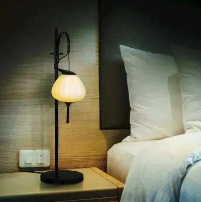 VONN Lighting Height Integrated LED Table Lamp