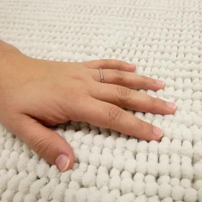 Homespun Noodle Parchment 2' x 5' Bath Mat