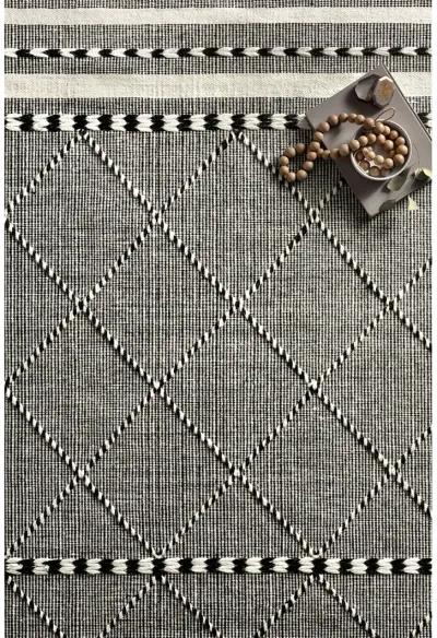 Sawyer SAW01 Black 2'3" x 3'9" Rug