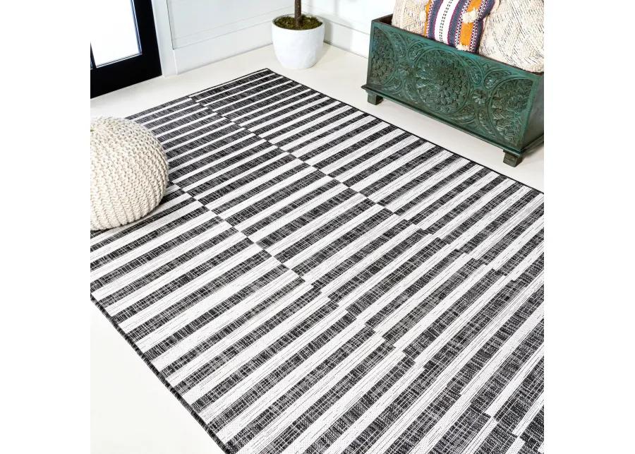 Sukie Modern Offset Stripe Indoor/Outdoor Area Rug