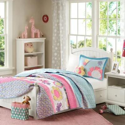 Gracie Mills Alara Springtime Reversible Quilt Set with Throw Pillow