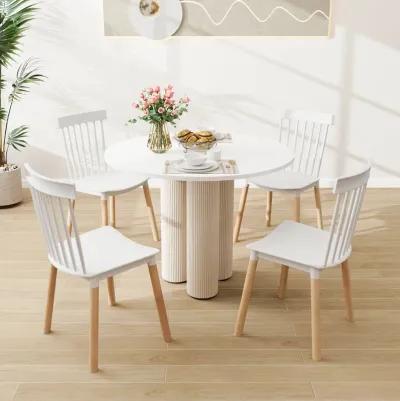 Set of 4 Windsor Dining Chairs with Spindle Backs and Curved Seats