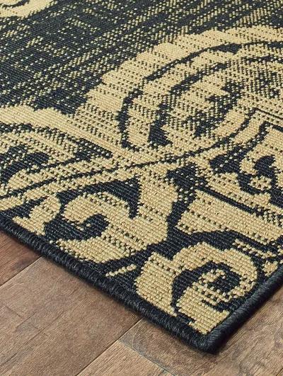 Marina 7'10" Black Rug