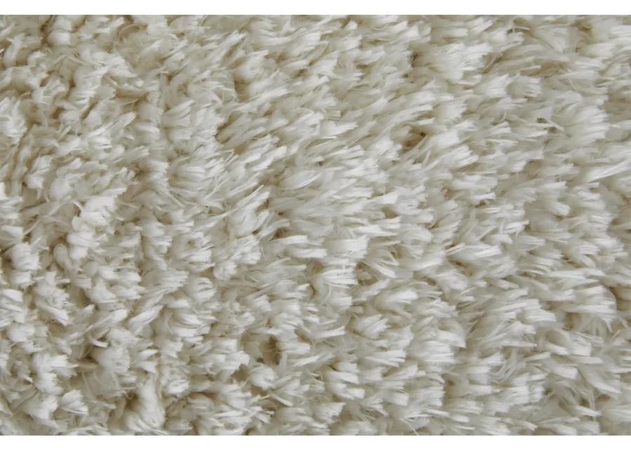 Darian 39K0F White 2'6" x 8' Rug