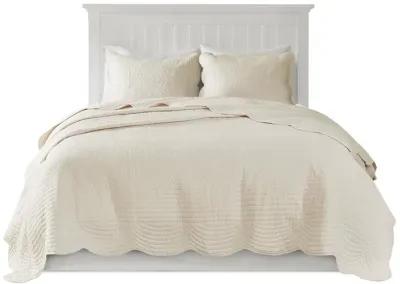 Gracie Mills Salvatore 3-Piece Reversible Country-Inspired Scalloped Edge Quilt Set